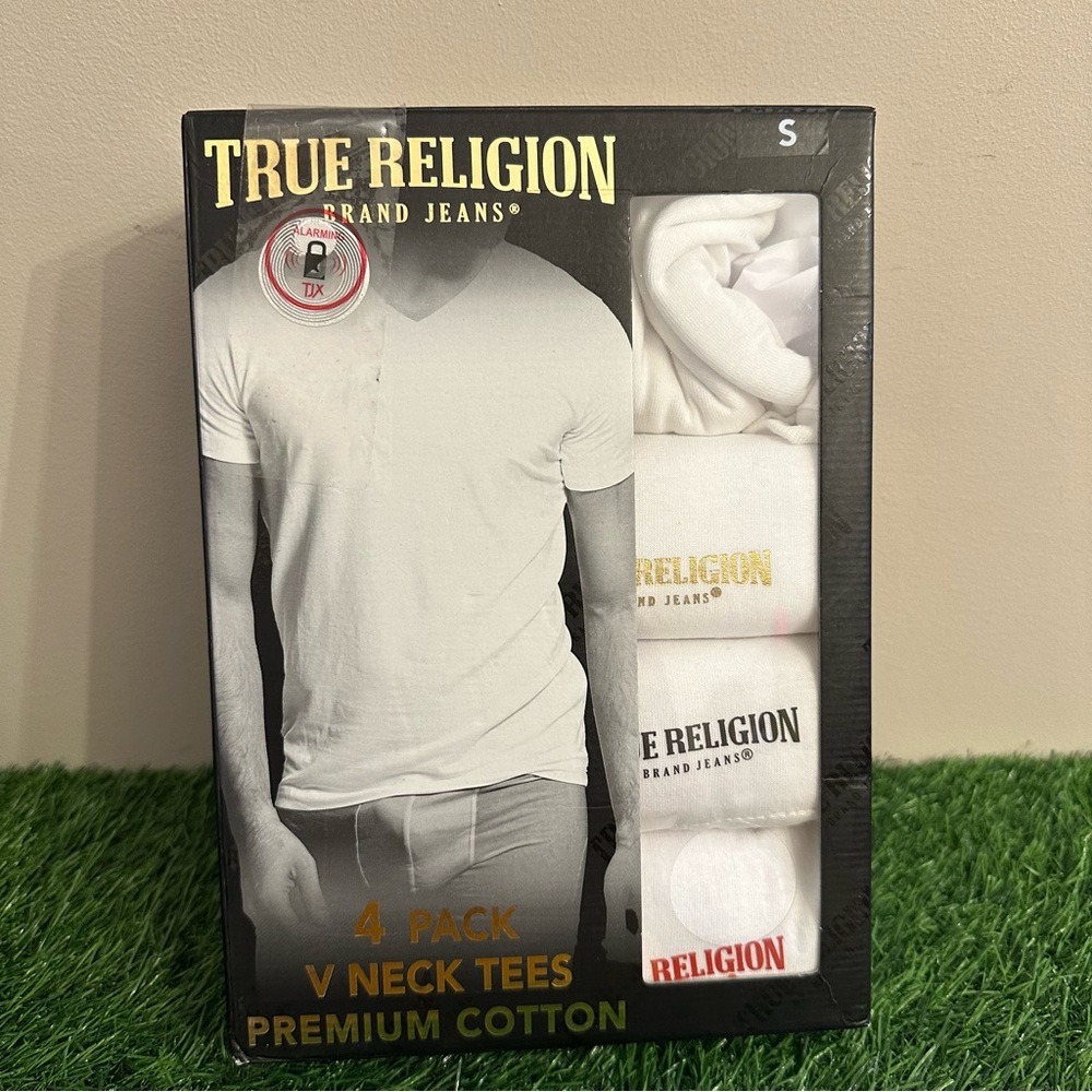 True Religion Men's 4-Pack V-Neck T-Shirts White Small (34–36) Cotton Open Box